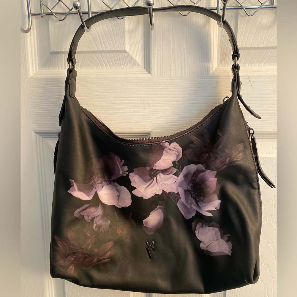 Simply Vera Vera Wang hand bag